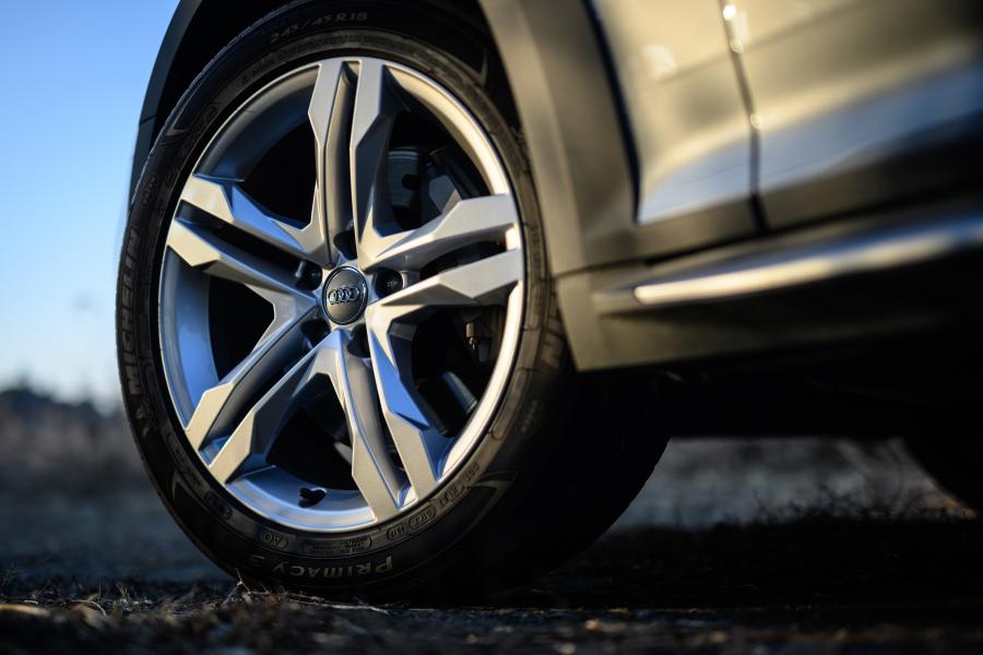 Колеса Audi A4 Allroad 2.0 TFSI Quattro (B9) 2016 года  (JP) (фото 17 из 26)